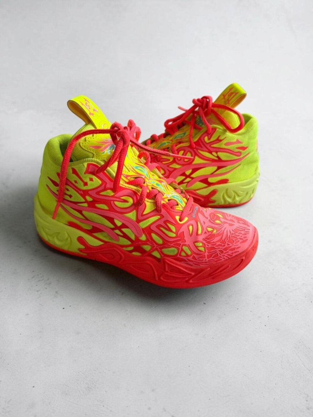 PUMA x Lamelo Ball Youth MB.04 '1 Love' Sneakers Size 2 C
